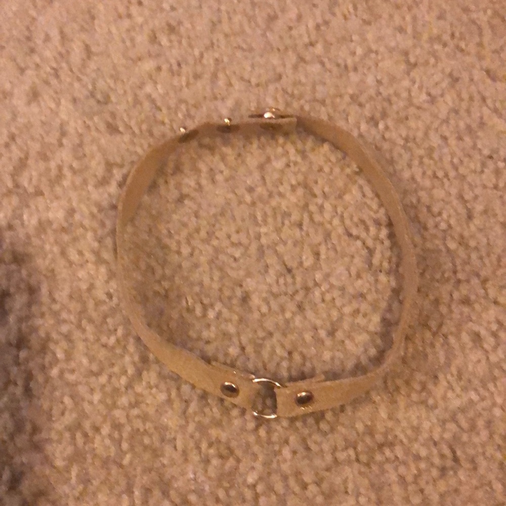 Golden adjustable choker